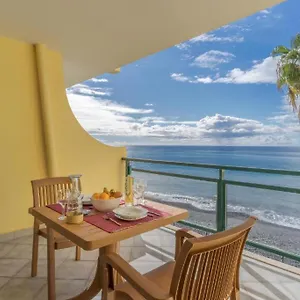 Tranquil Beachside - Atlantic Gardens Apartament
